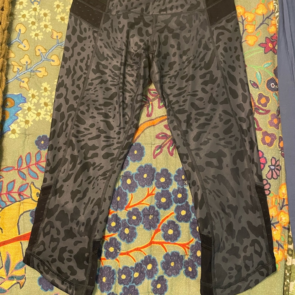 Lululemon leggings. EUC.